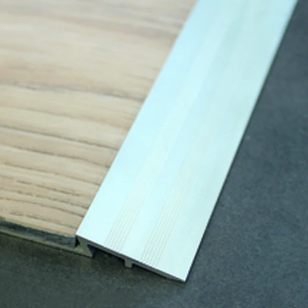 Mini Rampe Percée Pour Sols LVT - Alu Incolore - Hauteur 5 Mm Longueur 2.70 M Romus 1933 2 Mini Rampe Percée Pour Sols LVT - Alu Incolore - Hauteur 5 Mm Longueur 2.70 M Romus 1933 – Image 2