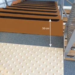 Dalle Podotactile PU Adhésive Accessdal Romus - 1400 X 400 Mm - Blanc RAL 9016 4323 -Meilleur Outillage Magasin 4443s