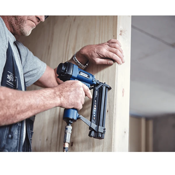 Agrafeuse Cloueuse Pneumatique - Pro PBS 151 Rapid - En Coffret Avec 200 Agrafes Et 200 Clous 5000103 3 Agrafeuse Cloueuse Pneumatique - Pro PBS 151 Rapid - En Coffret Avec 200 Agrafes Et 200 Clous 5000103 – Image 3