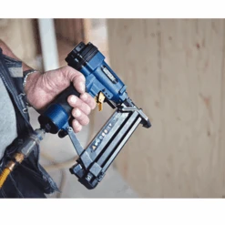 Agrafeuse Cloueuse Pneumatique - Pro PBS 151 Rapid - En Coffret Avec 200 Agrafes Et 200 Clous 5000103 9 Agrafeuse Cloueuse Pneumatique - Pro PBS 151 Rapid - En Coffret Avec 200 Agrafes Et 200 Clous 5000103 -Meilleur Outillage Magasin 7 1