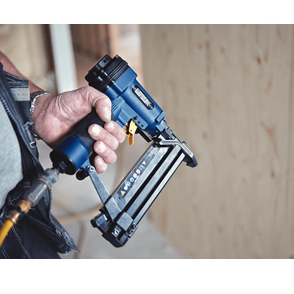 Agrafeuse Cloueuse Pneumatique - Pro PBS 151 Rapid - En Coffret Avec 200 Agrafes Et 200 Clous 5000103 4 Agrafeuse Cloueuse Pneumatique - Pro PBS 151 Rapid - En Coffret Avec 200 Agrafes Et 200 Clous 5000103 – Image 4