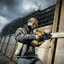 Cloueur De Charpente Dewalt DCN692P2 XR 18 V Avec 10 Boîtes De Pointes 9 Cloueur De Charpente Dewalt DCN692P2 XR 18 V Avec 10 Boîtes De Pointes -Meilleur Outillage Magasin cloueur3